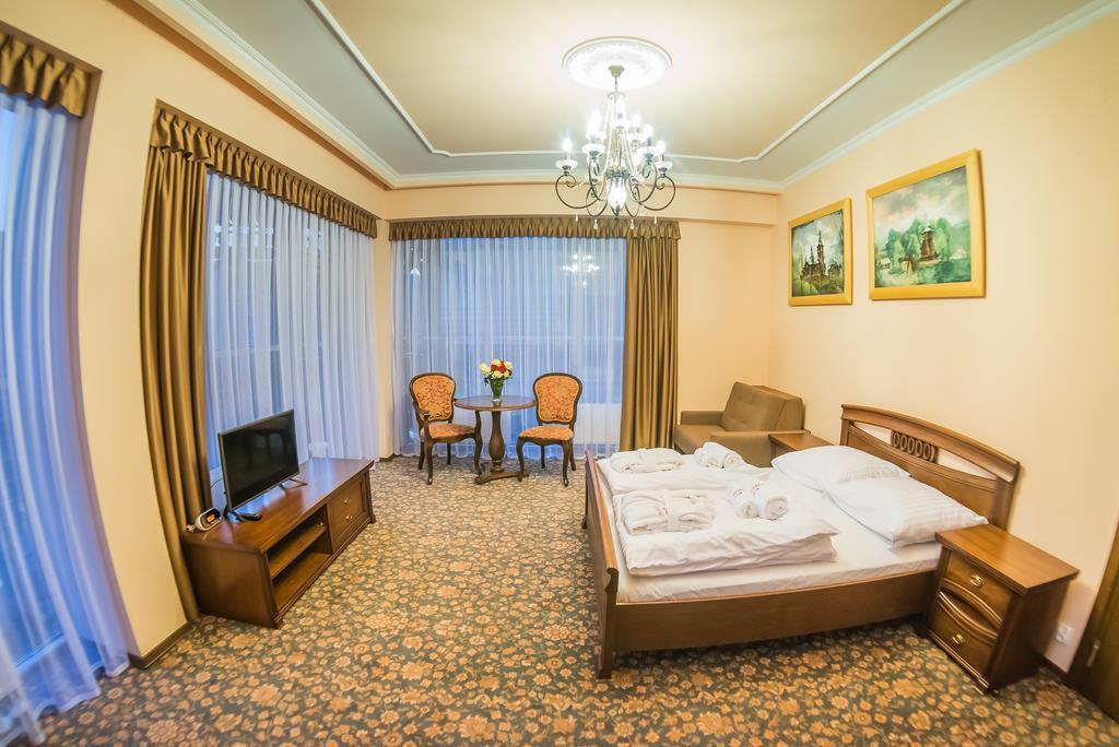 Victoria Cechini Hotel Krynica Cameră foto