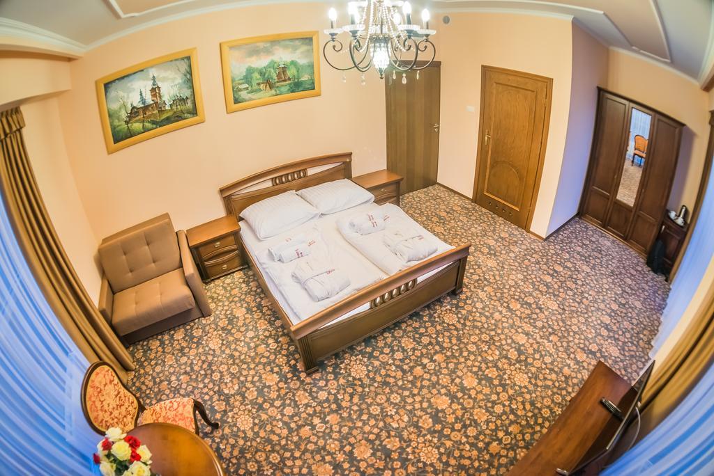 Victoria Cechini Hotel Krynica Cameră foto