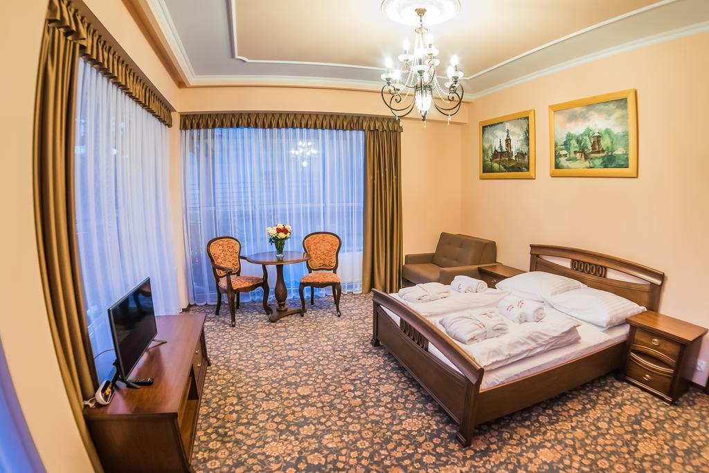 Victoria Cechini Hotel Krynica Cameră foto
