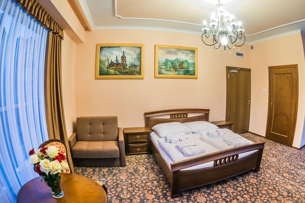 Victoria Cechini Hotel Krynica Cameră foto